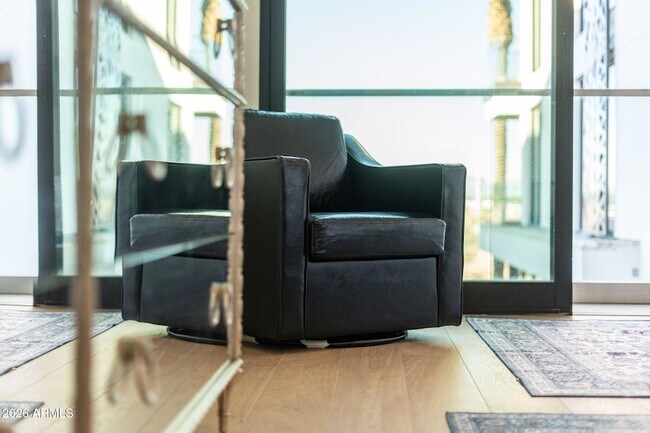 Building Photo - 6587 N Palmeraie Blvd