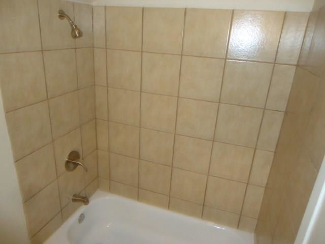 Building Photo - 2213 Singletree Ave