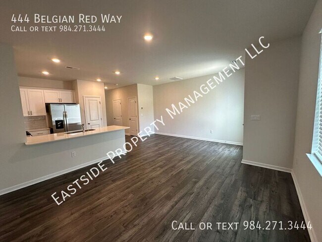 Building Photo - 444 Belgian Red Wy