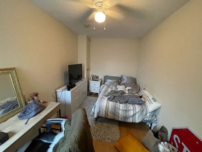 Building Photo - 1849 Willington St