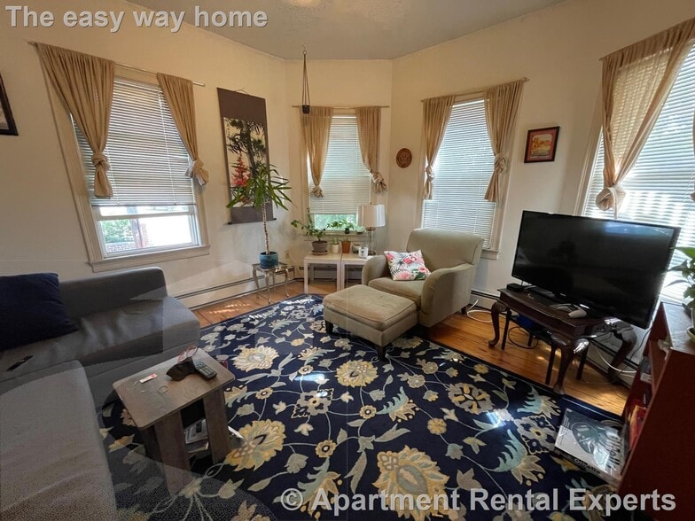 Primary Photo - 789 Somerville Ave
