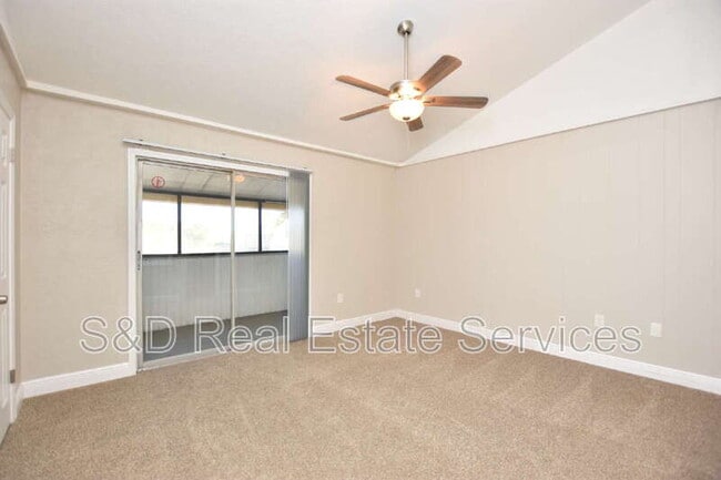 Building Photo - 2241 9th St SE