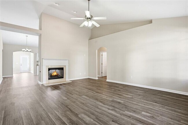 Building Photo - 405 Chadwick Cmns