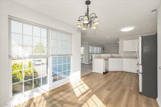 Building Photo - Wonderful Condo For Lease