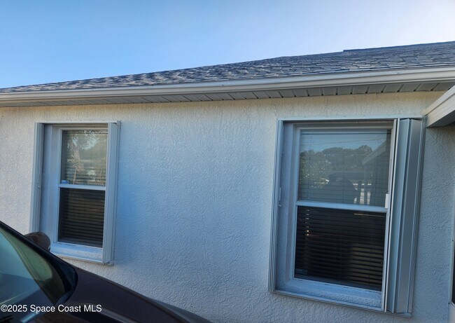 Building Photo - 2113 Greyfield St NE