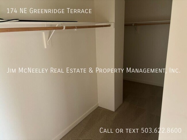 Building Photo - Available Now! 4 Bedroom Home with Firepla...