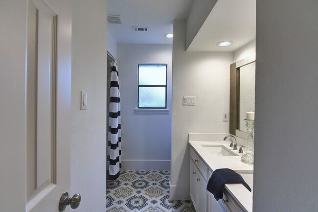 Building Photo - 1706 Cedar Creek Ct