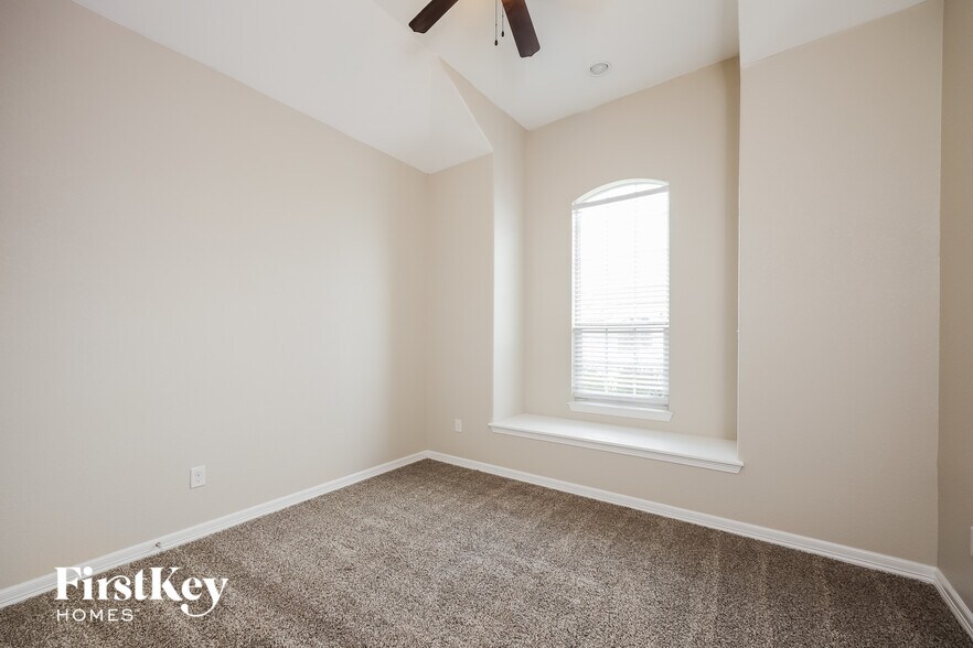 Building Photo - 8638 Key S Way