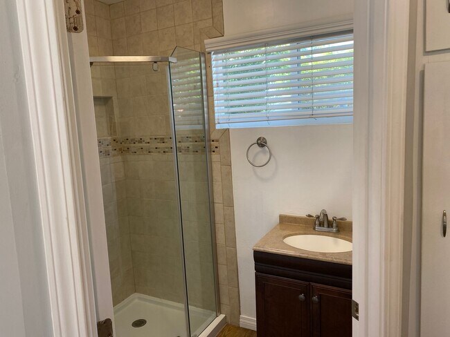 Building Photo - 3210 Felton St