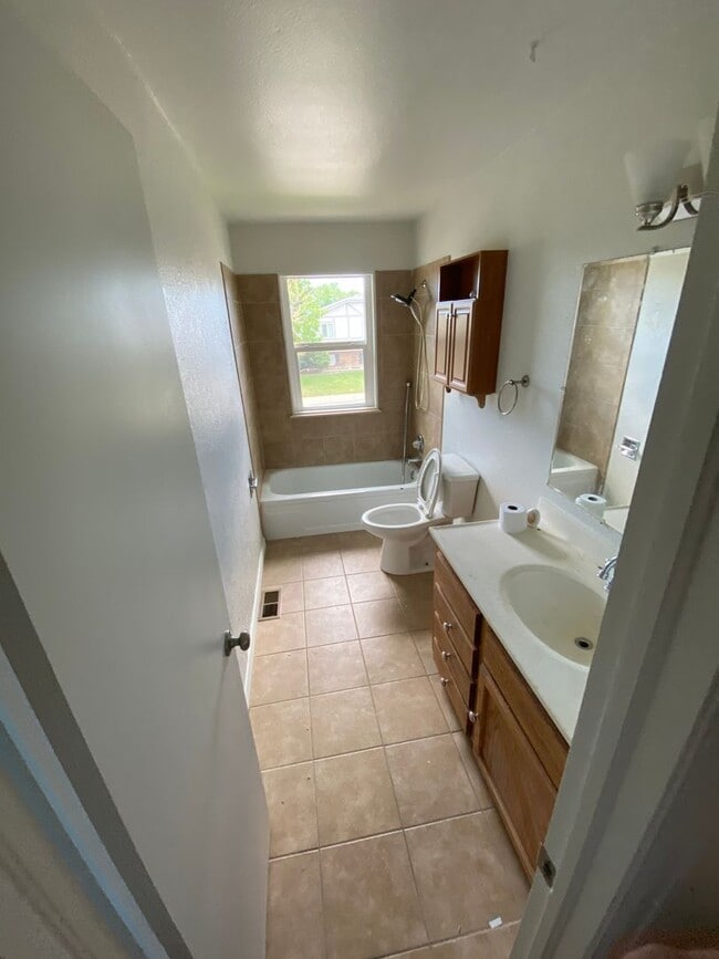 Building Photo - Family Style Home In The Coveted Marsten Neighborhood!