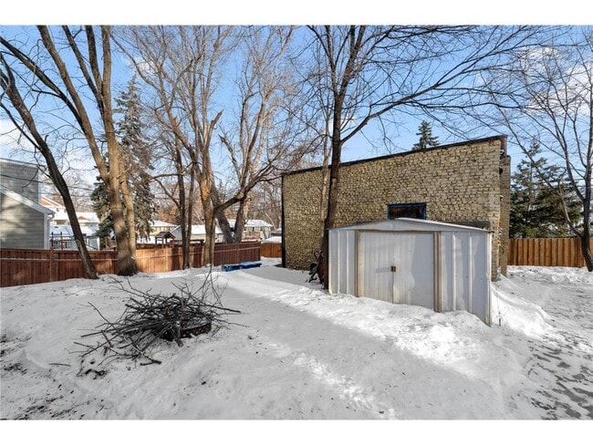 Building Photo - 4042 Lake Rd Ave