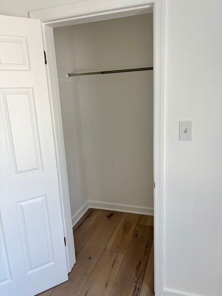 Bedroom 1 Closet - 1004 Heck St