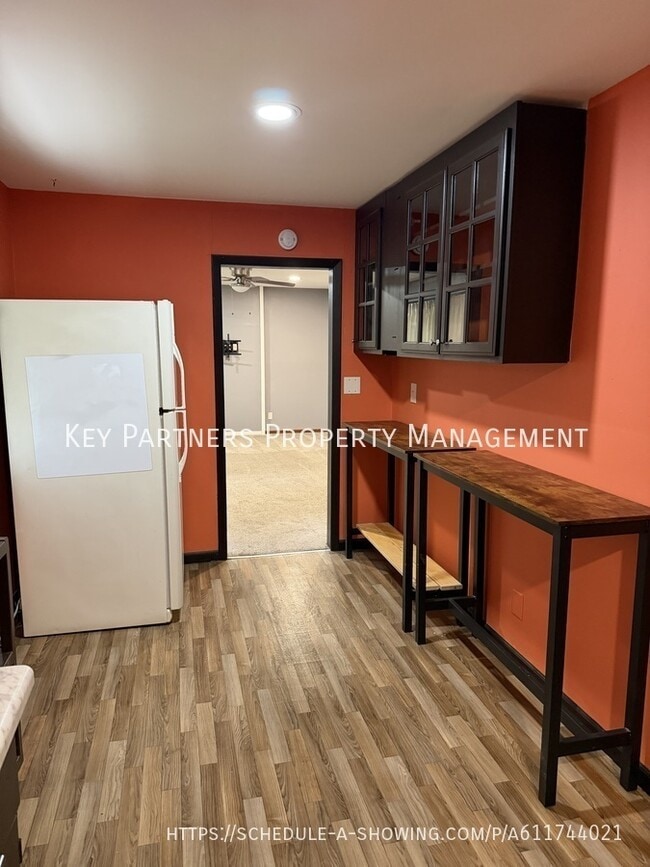 Building Photo - 821 S Edgemere Dr