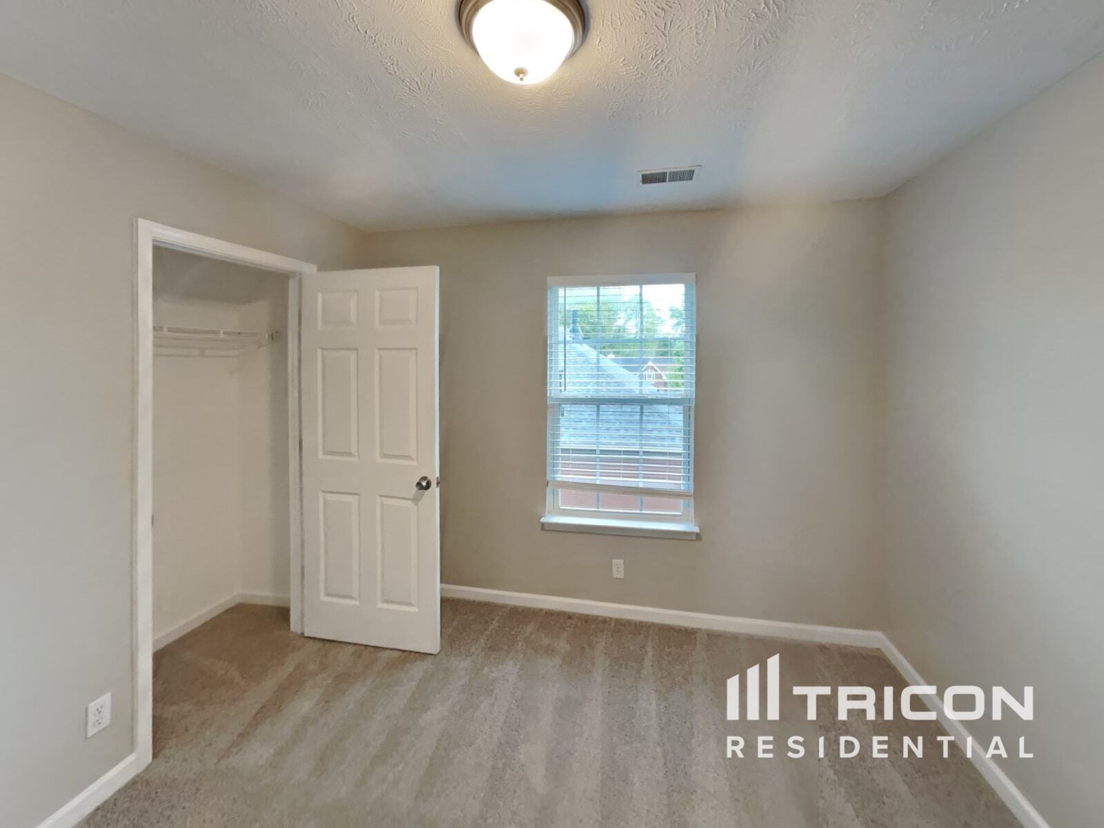 Building Photo - 211 Iroquois Dr