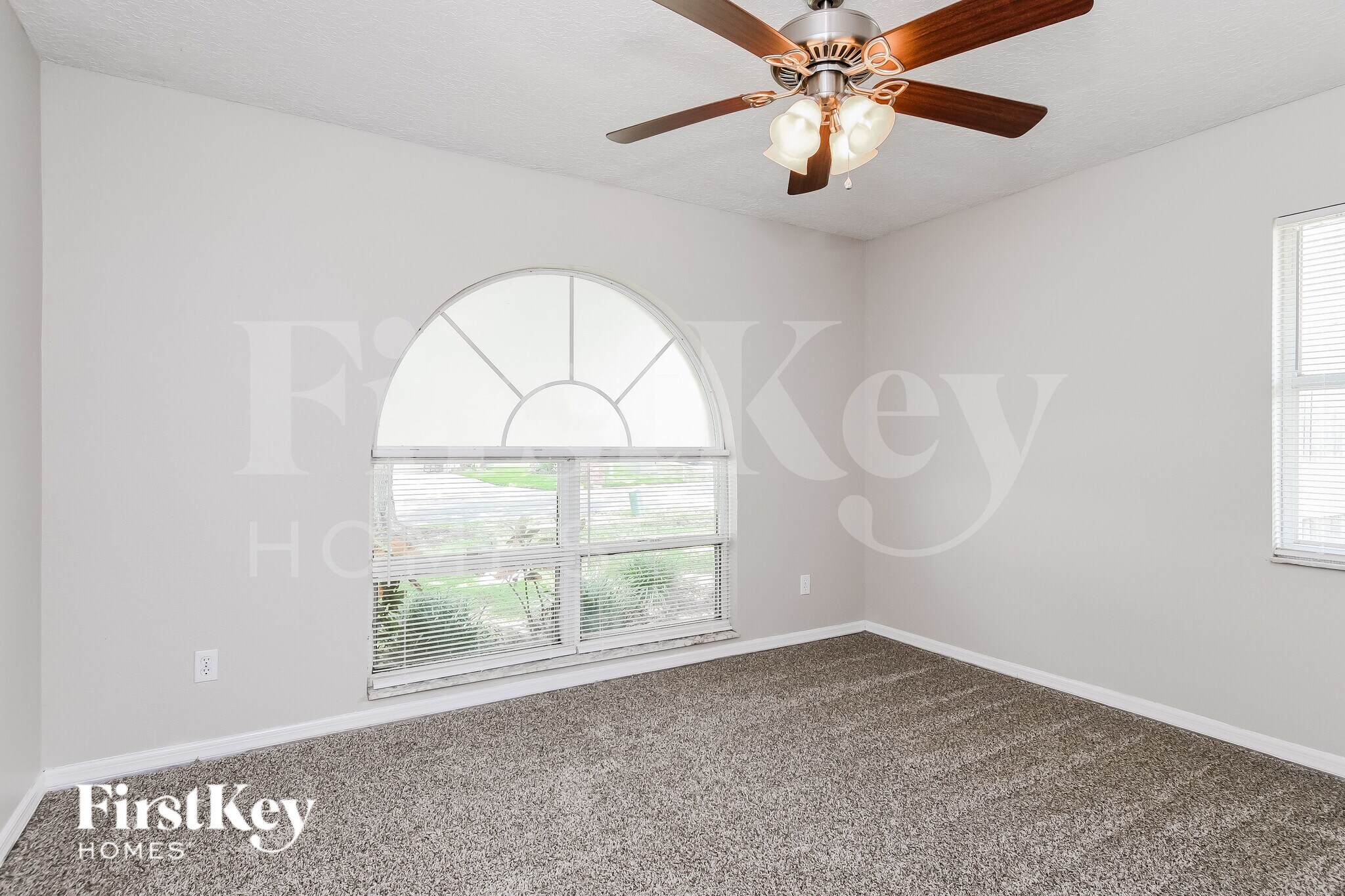 Building Photo - 1323 Arrowhead Ct