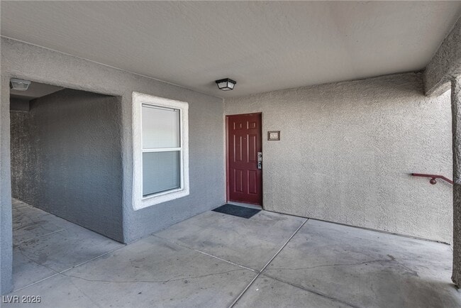 Building Photo - 5055 W Hacienda Ave