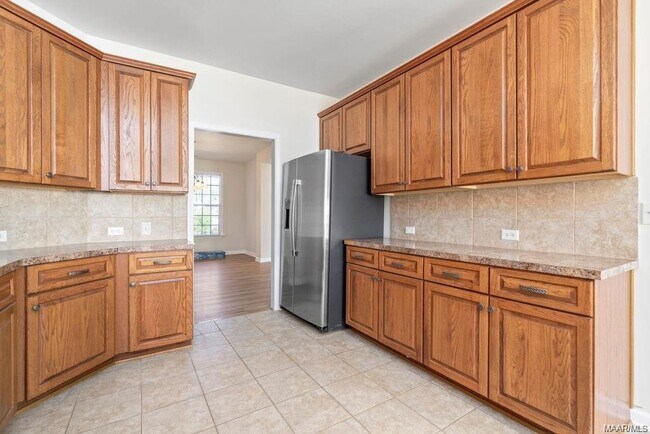 Building Photo - 3412 Crestwood Ln