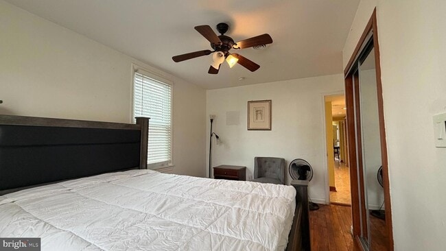 Building Photo - 830 19th St NE