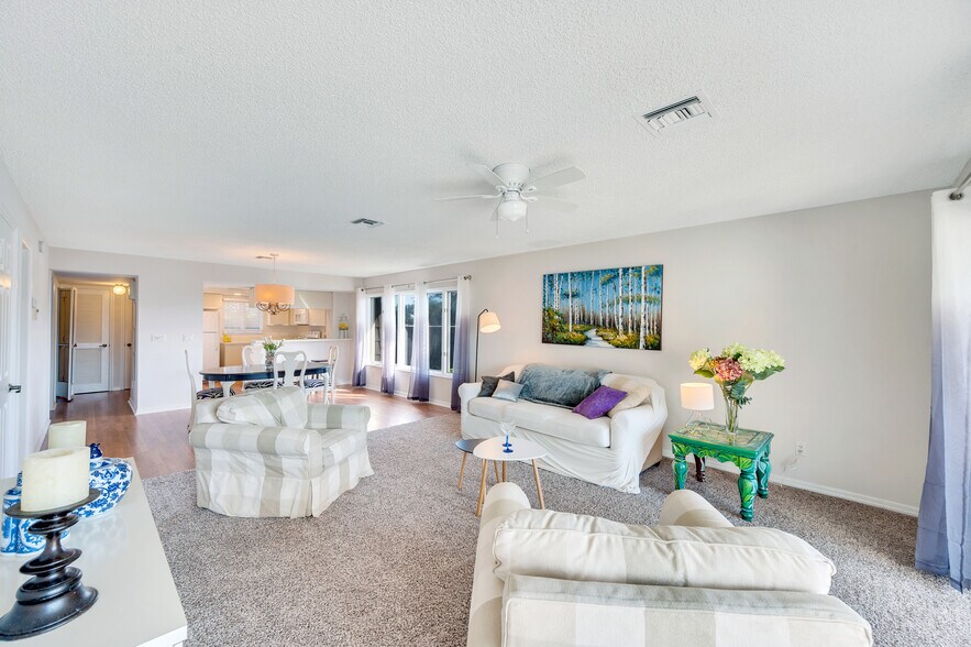 Building Photo - 1645 Spoonbill Ln
