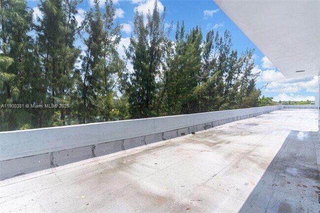 Building Photo - 14820 Naranja Lakes Blvd