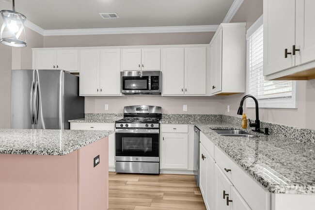 Building Photo - Quiet Comfort Near Cane Bay