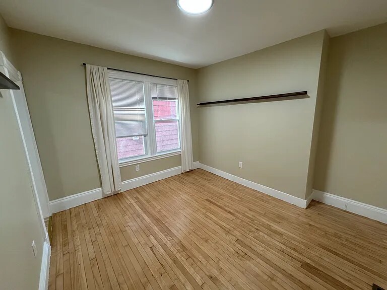 Building Photo - 368 Washington St