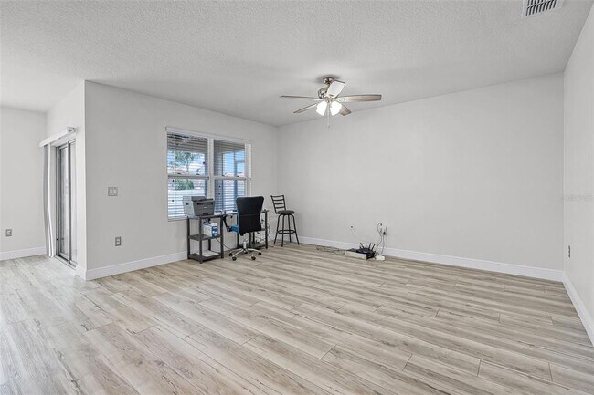 Building Photo - 3062 Royal Tern Dr