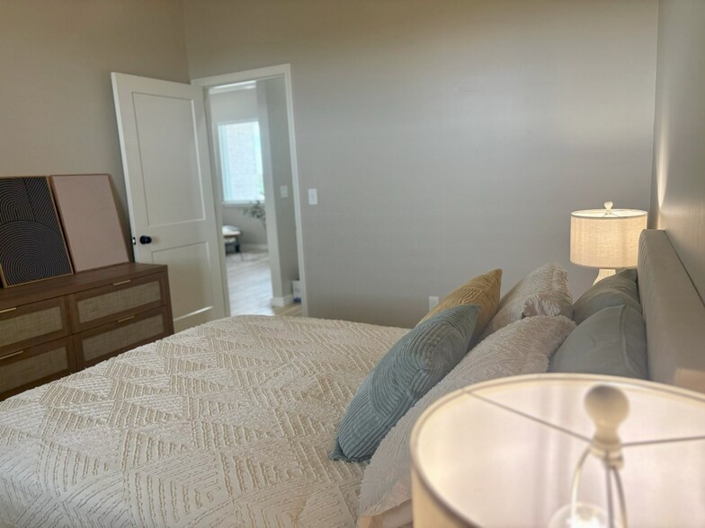 Building Photo - 11075 Tierra Santa Dr