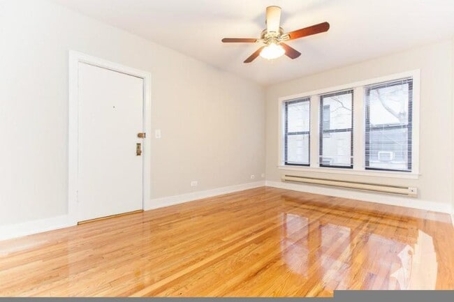 Building Photo - 2 bedroom in Chicago IL 60657