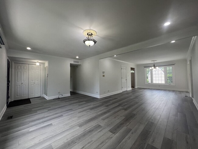 Building Photo - 1380 Rosedale Ln