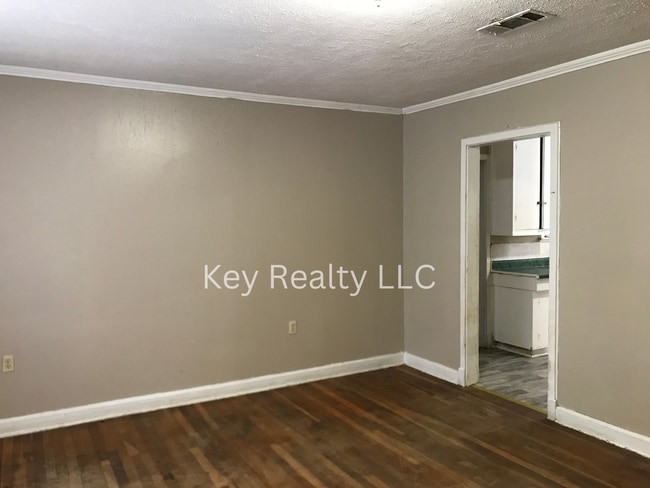 Building Photo - ****41 Westwood - Alexandria