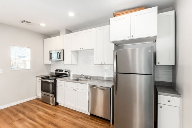 Building Photo - 1 bed/1 bath Apartment in CENTRAL PHOENIX