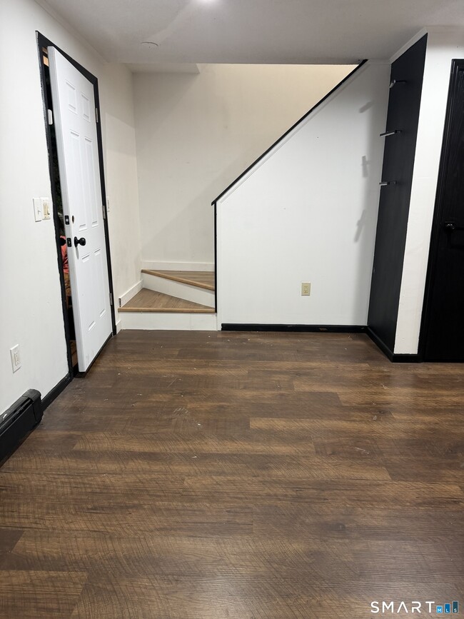 Building Photo - 220 Emmett Ave