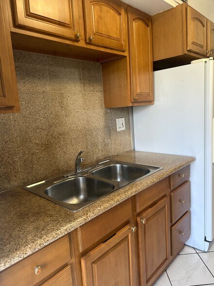Building Photo - 250 180th Dr