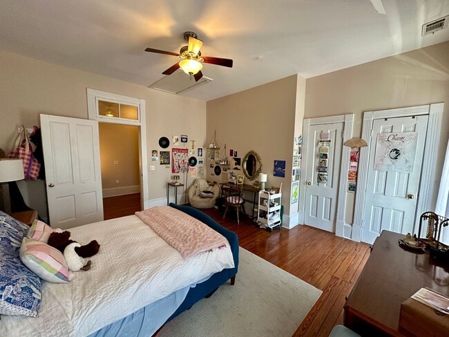 Building Photo - 3 BED | 2.5 BATH | WRAP AROUND PORCHES | MIDTOWN