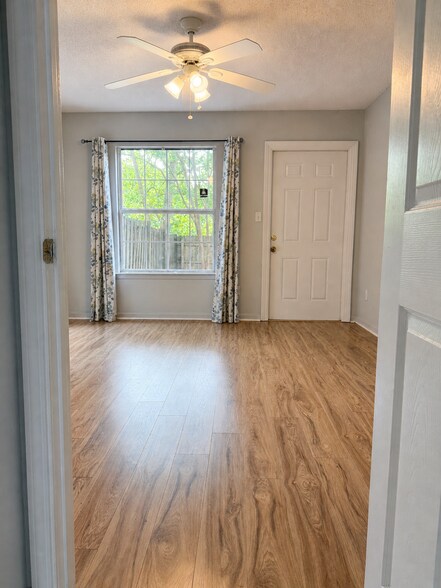 Building Photo - 4120 Silkbay Ct