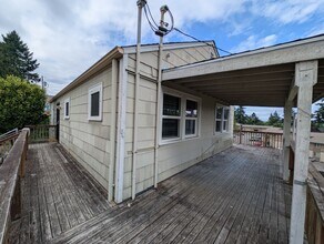Building Photo - Manette View Apartment For Rent! Will Not Last Long! Available Now!