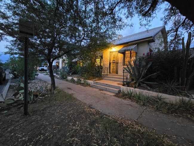 Primary Photo - 528 N 1st Ave