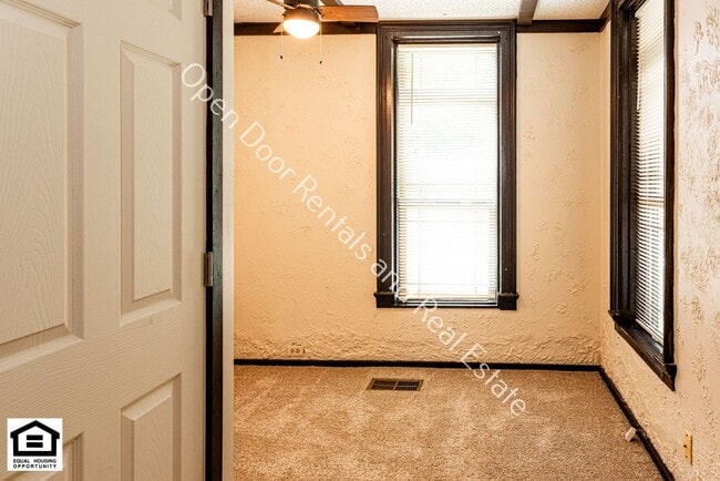 Building Photo - 460 S Elm St