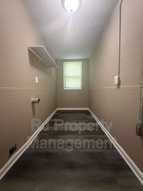 Building Photo - 3981 Maynard Dr
