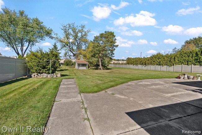 Building Photo - 26444 Doxtator St