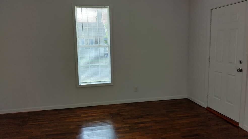 Building Photo - 3701 Dubose St SW