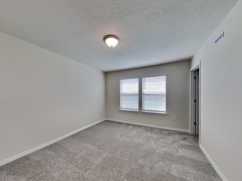 Building Photo - 3109 Emerald Acrs Ln