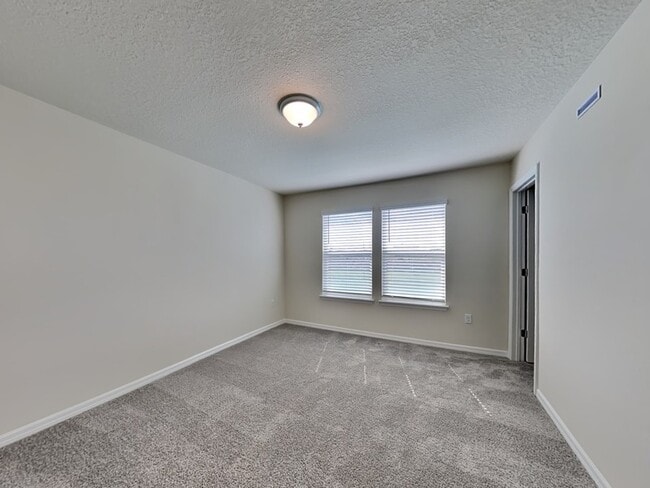 Building Photo - 3109 Emerald Acrs Ln