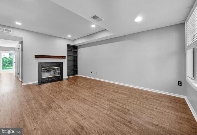 Building Photo - 4 Ingham Way