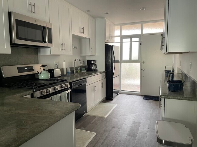 Building Photo - 3755 Ocean Front Walk