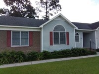 Building Photo - Duplex in Hope Mills!