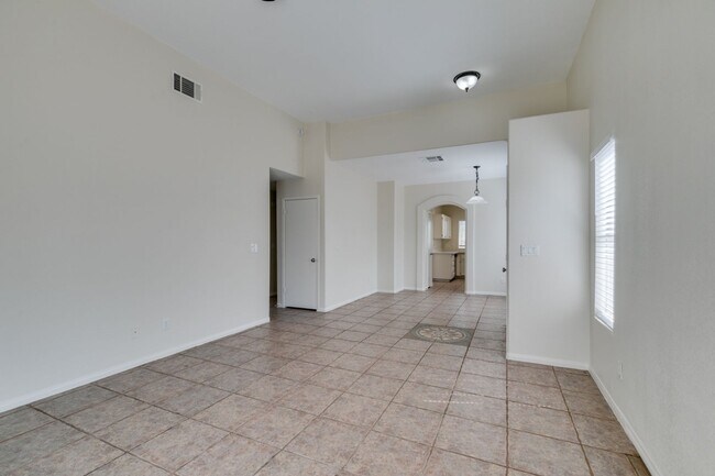 Building Photo - Charming 3-Bedroom Single-Story Home in Elkhorn!