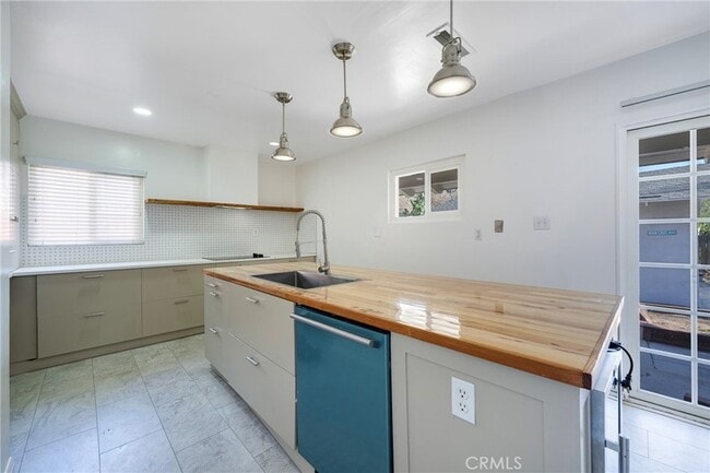 Building Photo - 3202 Belvedere Dr