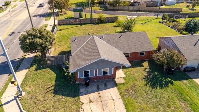 Building Photo - Spacious 4-Bedroom Home with Modern Updates and a Big Yard